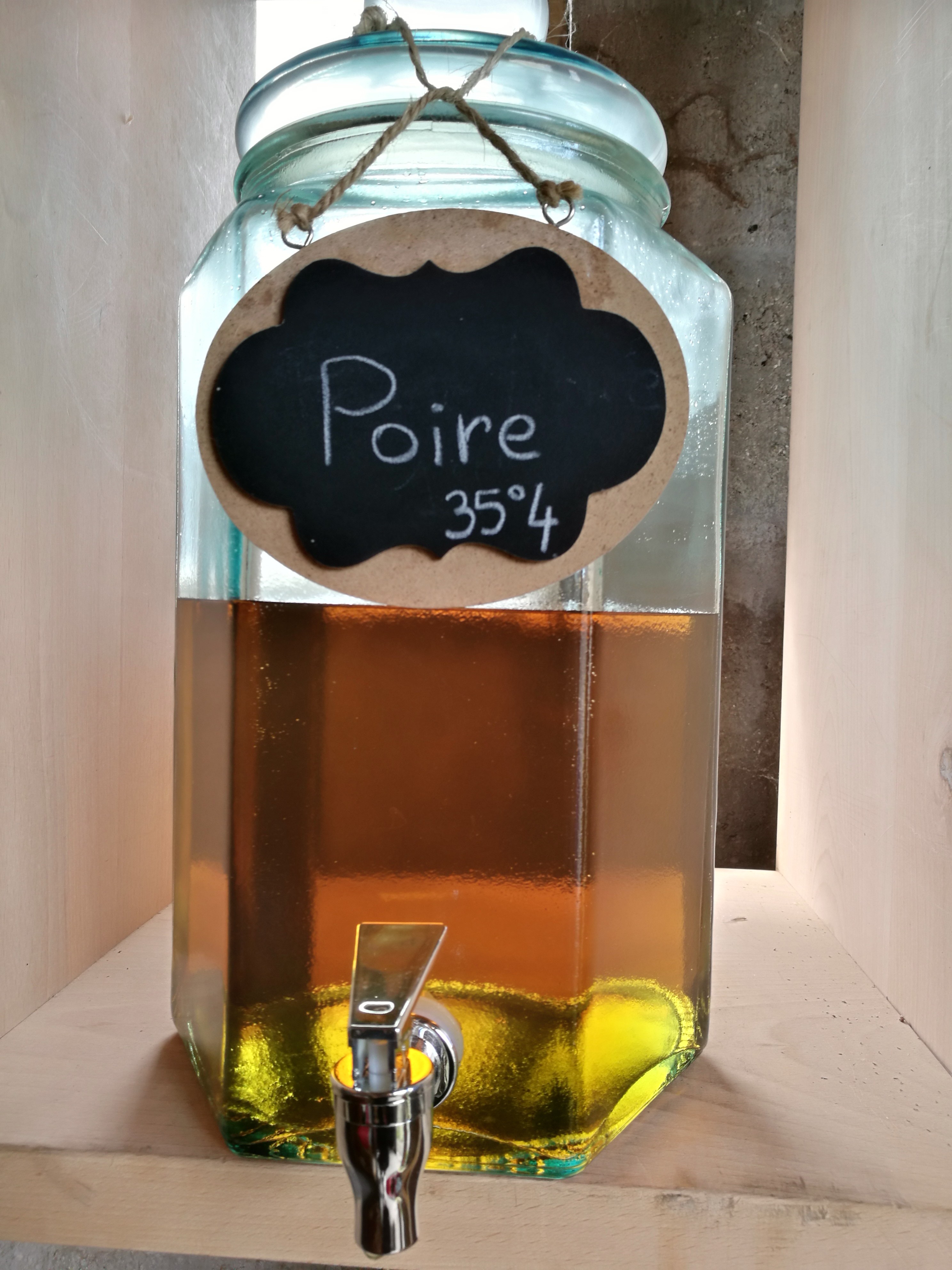 Bonbonne de 6 5 l de rhum arrange a la poire de chez ruhm kodiak