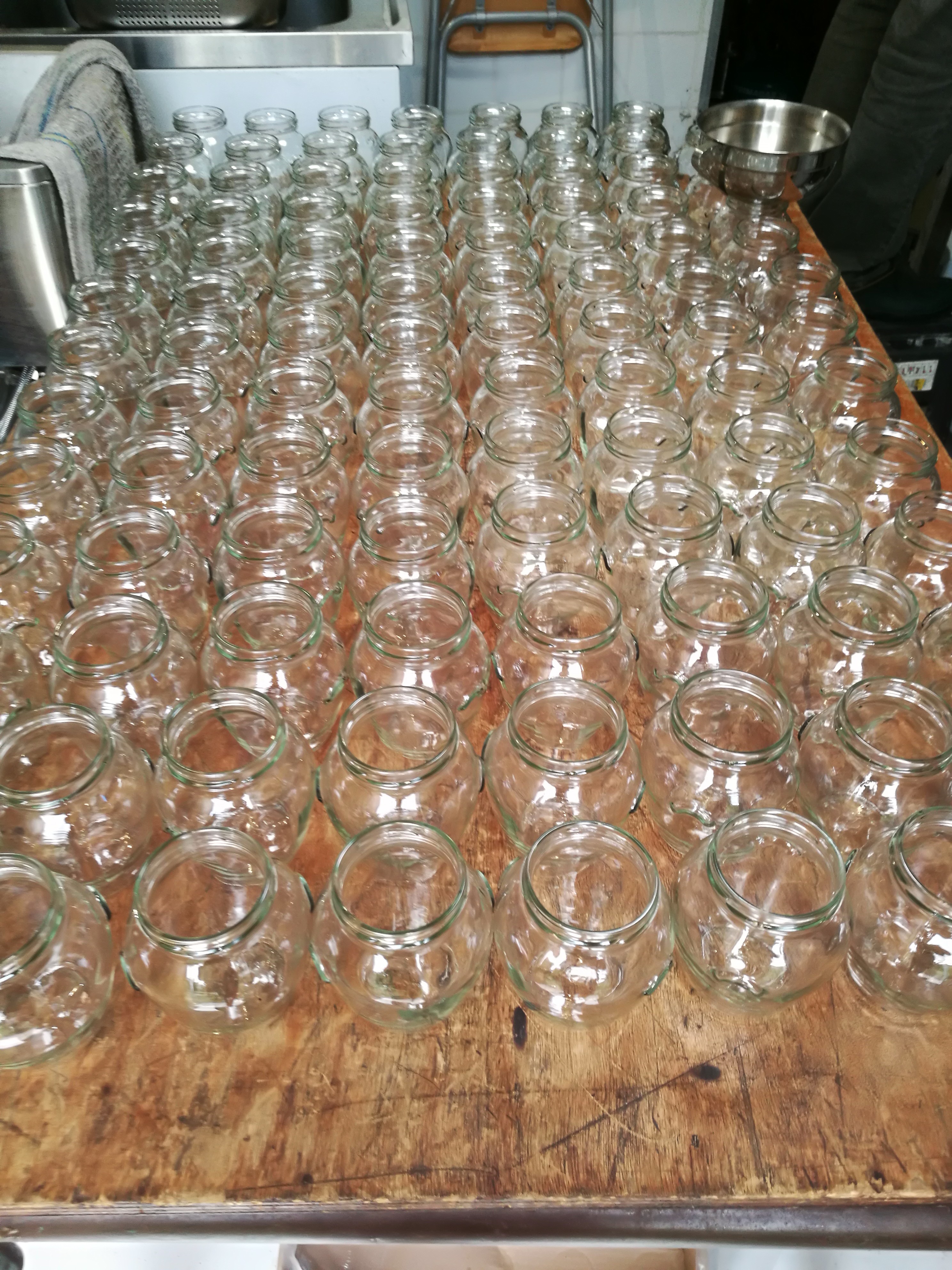 Preparation pots de gourmandise de l ours