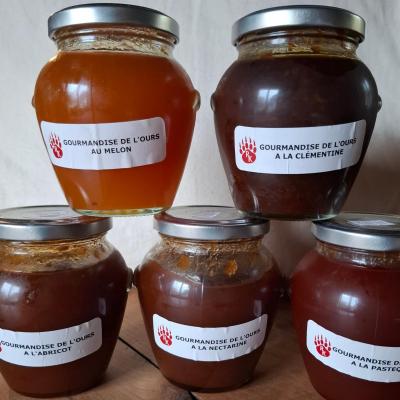 Gourmandises de l ours aux fruits maceres dans du rhum